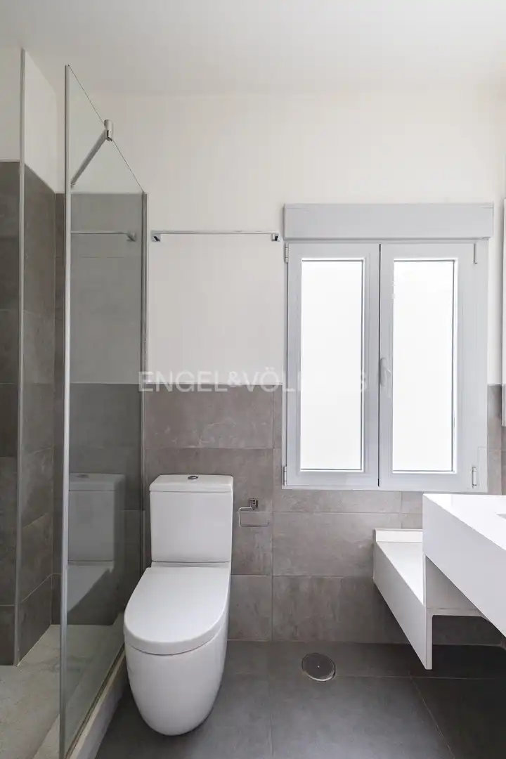 Badezimmer von Wohnung zur Miete in Chamartín