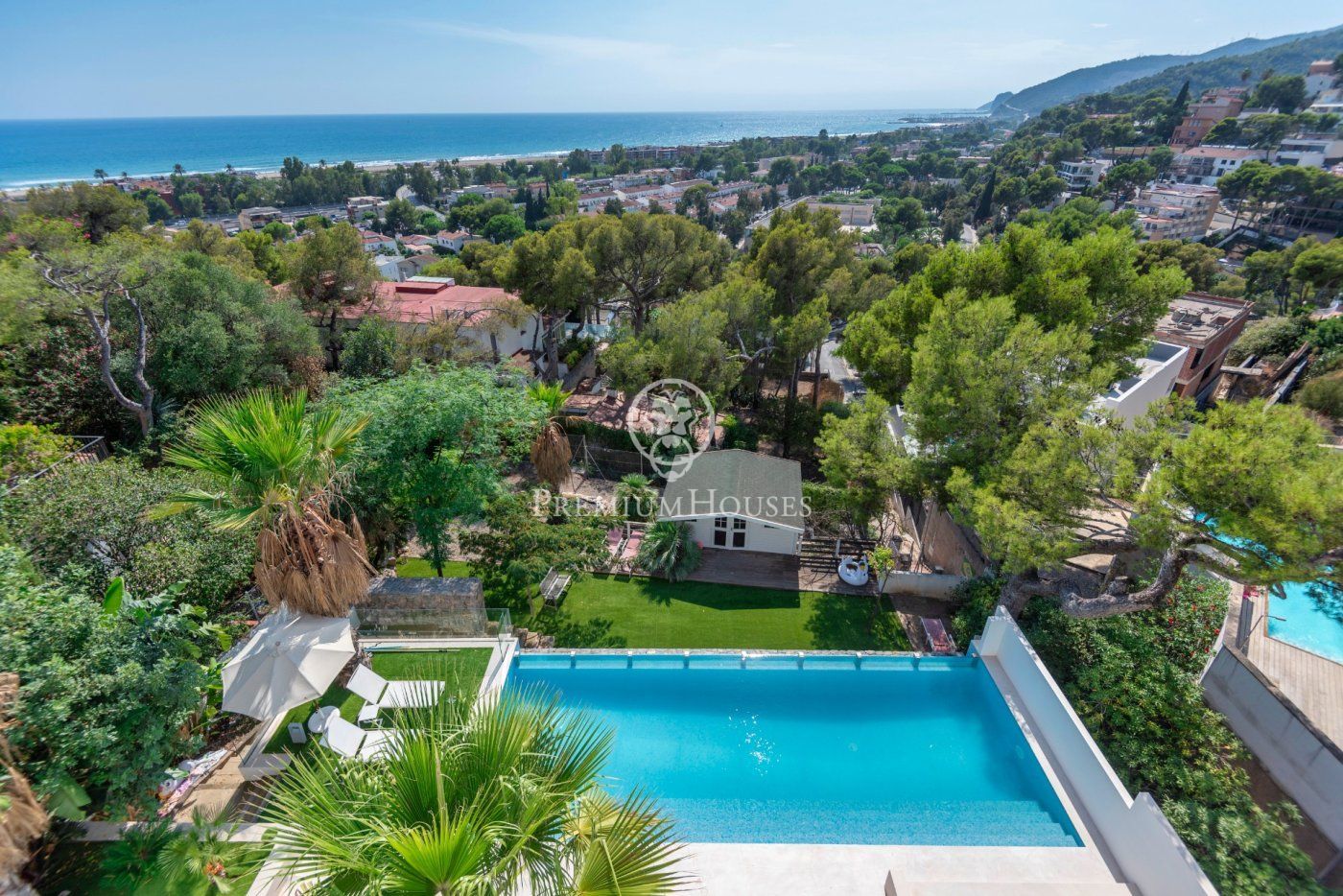 Exterior view of House or chalet for sale in Castelldefels  with Air Conditioner, Heating and Private garden