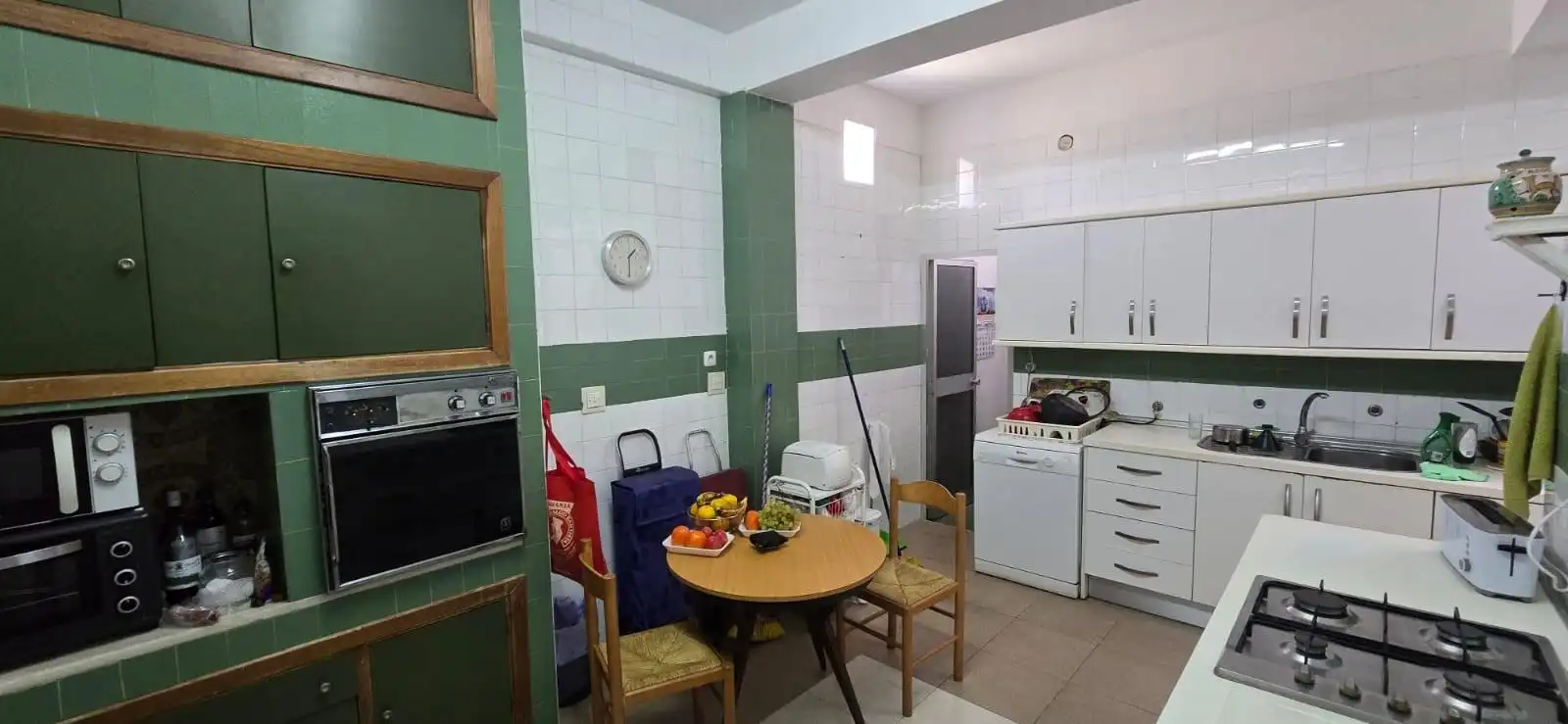Kitchen of Flat for sale in Sevilla  with Air Conditioner, Terrace and Storage room