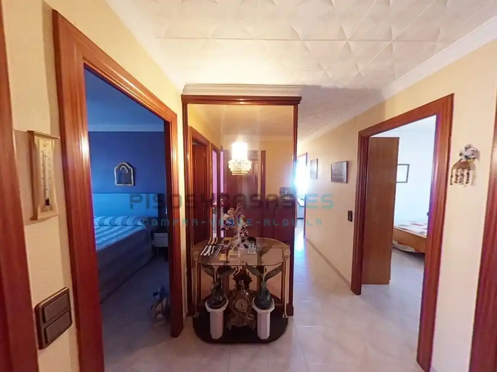 Casa con terraza en venta en Calle Democracia 4, imagen 37