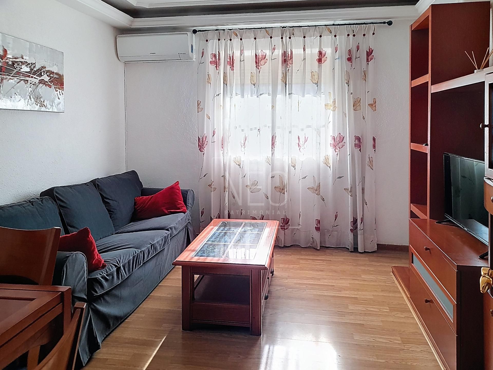 Living room of Planta baja for sale in San Fernando de Henares  with Air Conditioner and Heating
