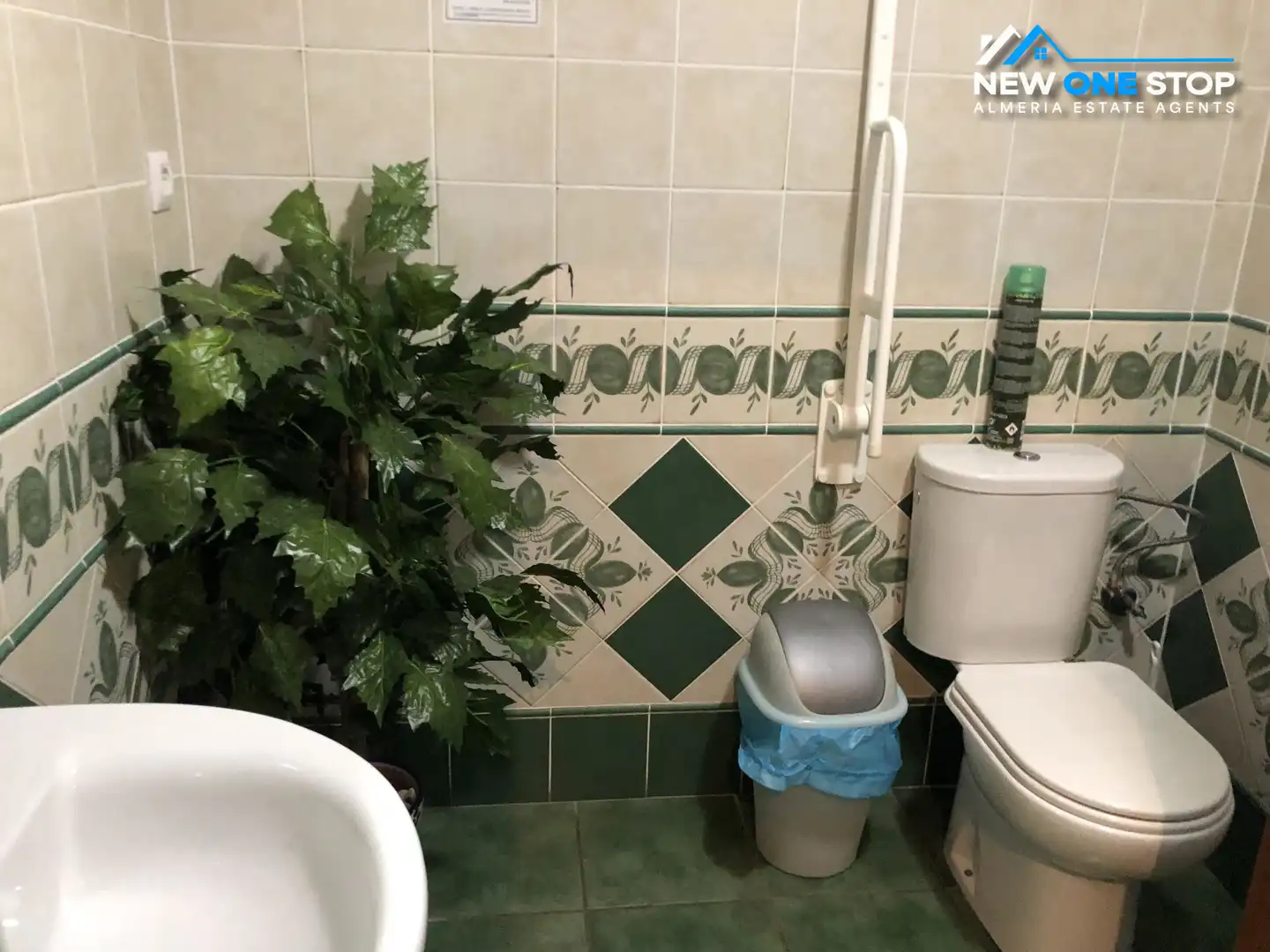 Badezimmer von Geschaftsraum zum Verkauf in Mojácar mit Klimaanlage, Heizung und Terrasse