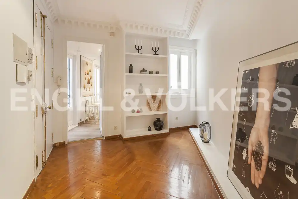 Living room of Flat for rent in Madrid  with Air Conditioner, Heating and Parquet flooring
