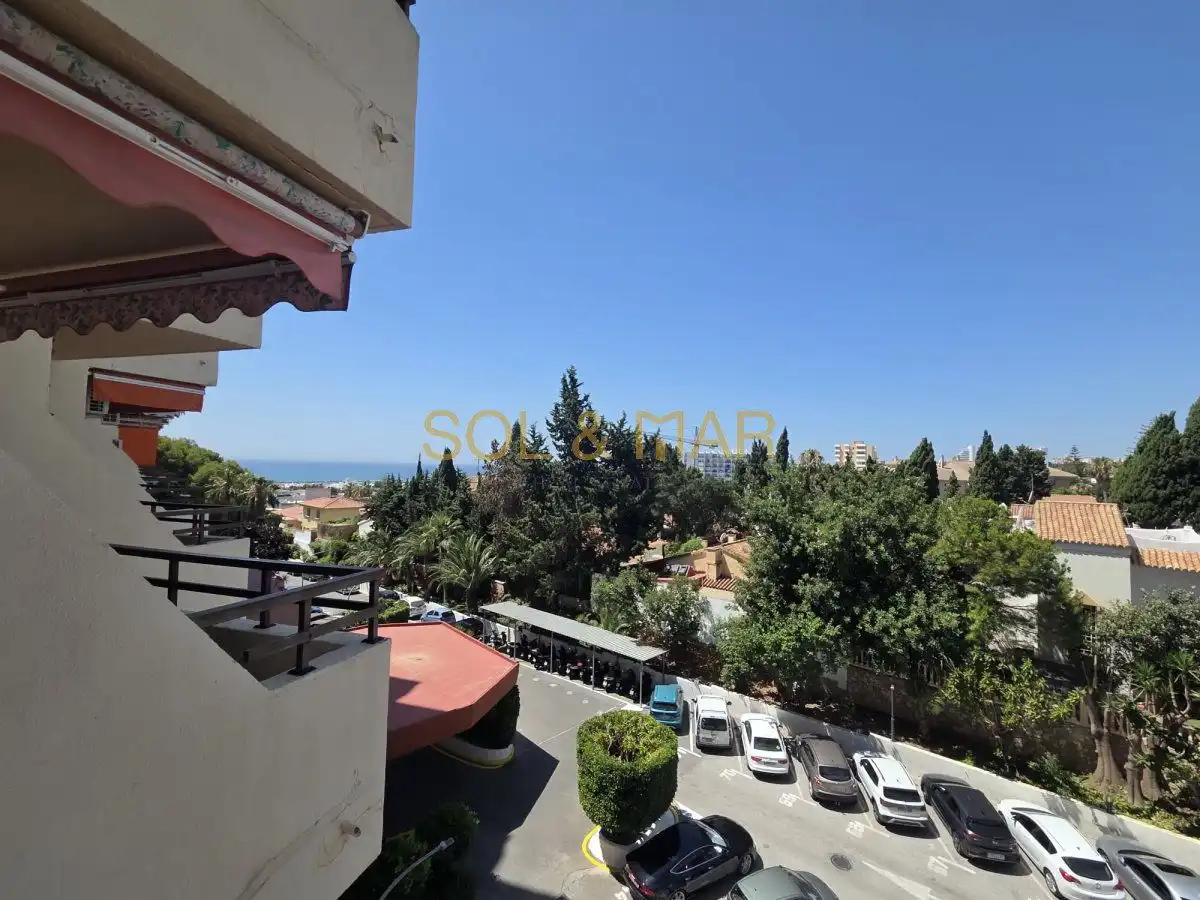 Außenansicht von Wohnung zum Verkauf in Torremolinos mit Klimaanlage, Heizung und Terrasse