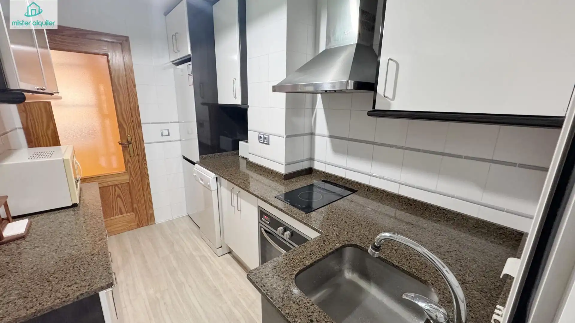 Cuina de Apartament en venda en El Campello amb Aire condicionat, Calefacció i Jardí privat