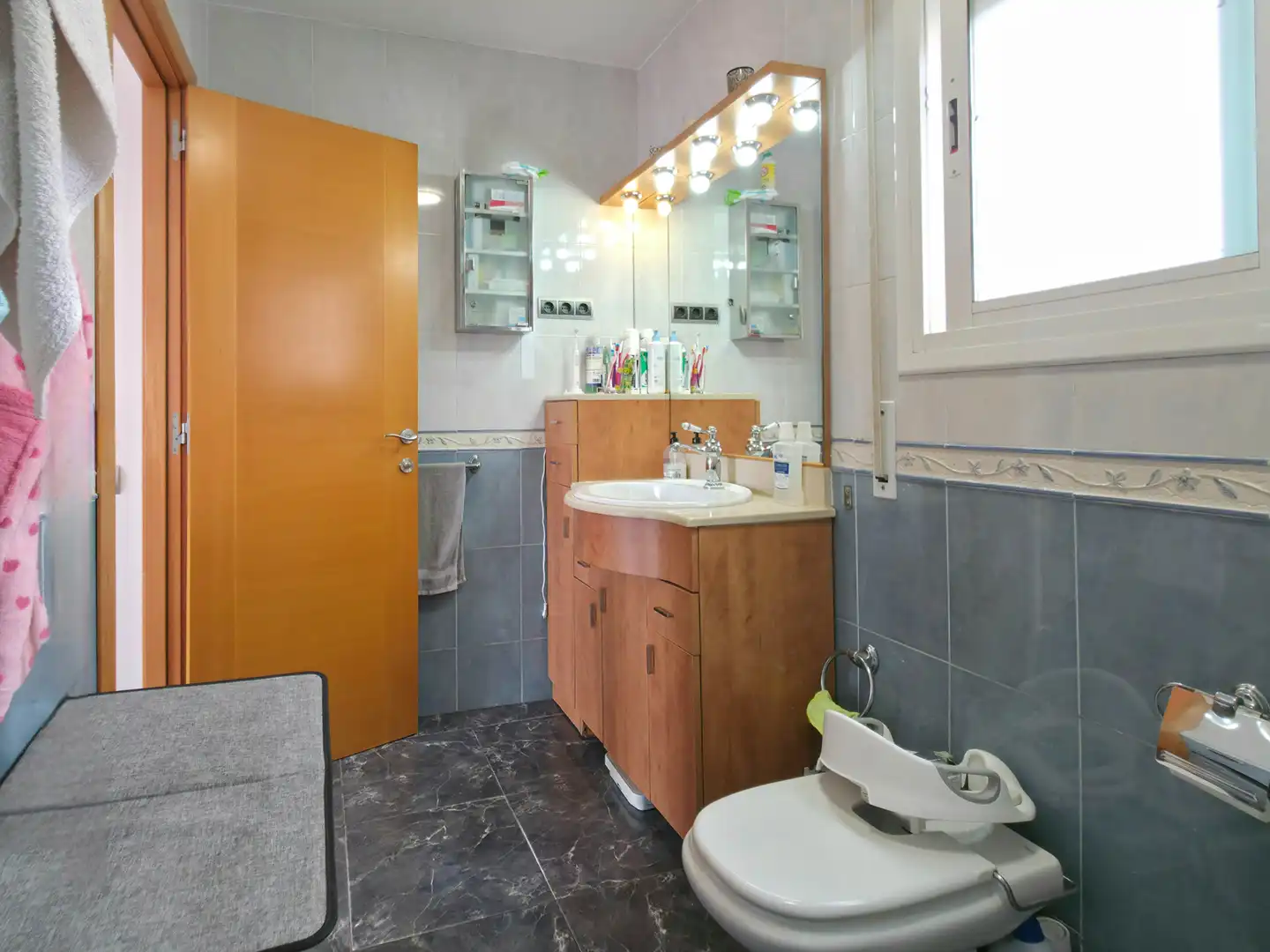 Bany de Casa o xalet en venda en Sant Andreu de la Barca amb Aire condicionat, Calefacció i Jardí privat