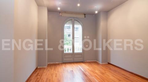 Foto 4 de Oficina en venda a Les Tres Torres, Barcelona