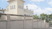 Vista exterior de Casa o xalet en venda en Sant Boi de Llobregat amb Calefacció i Terrassa