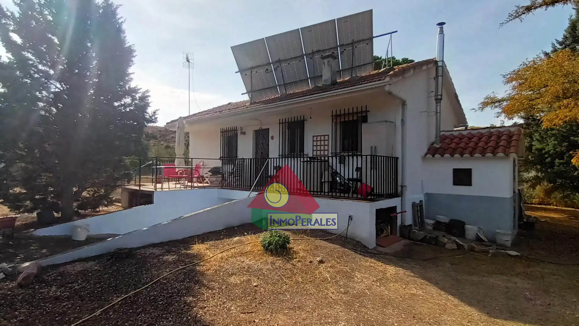 Country house with garden for sale in Chinchón