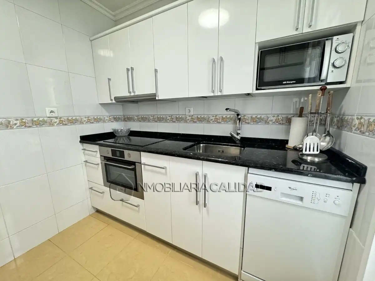 Cocina de Piso de alquiler en Burgos con Calefacción y Amueblado