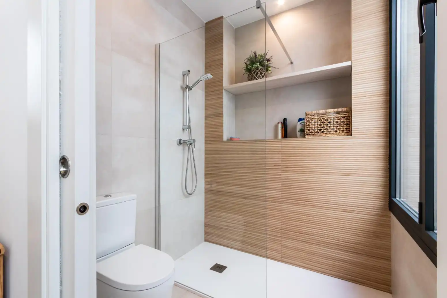 Bathroom of Houses for sale in Terrassa  with Air Conditioner, Heating and Terrace