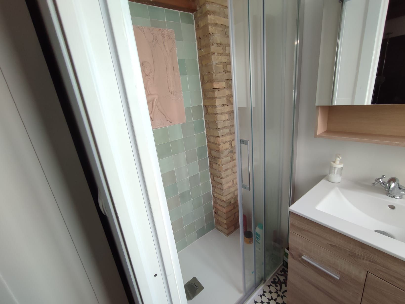 Bany de Estudi de lloguer en  Valencia Capital amb Aire condicionat i Moblat