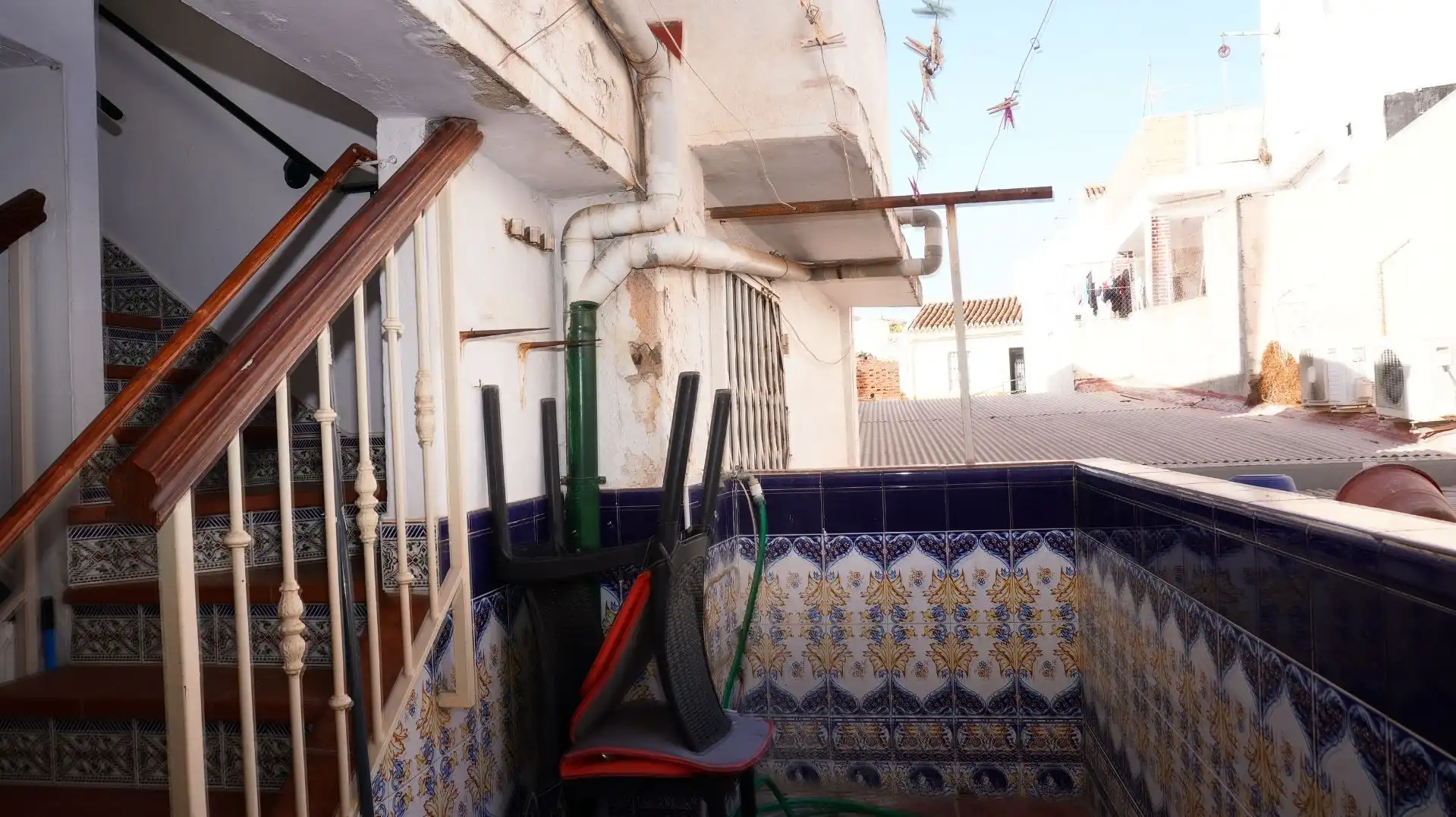 Vista exterior de Casa adosada en venda en Motril amb Aire condicionat i Terrassa