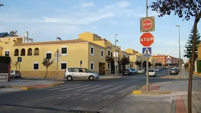 Vista exterior de Casa adosada en venda en Dos Hermanas