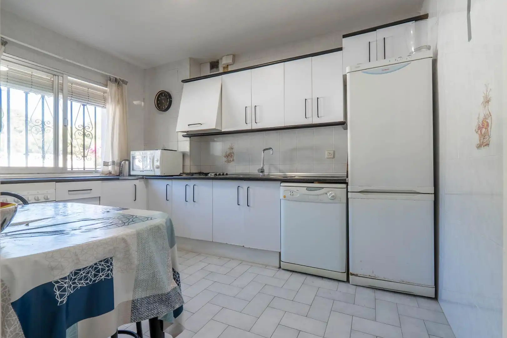 Küche von Haus oder Chalet zum Verkauf in Almuñécar mit Privatgarten, Terrasse und Balkon