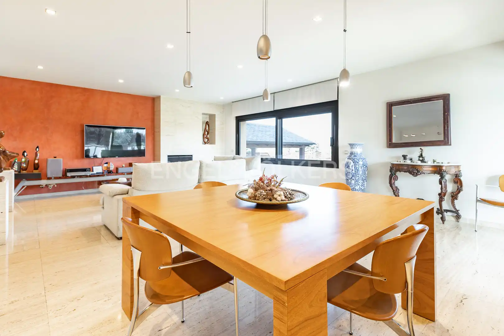 Comedor de Casa o chalet en venta en Canovelles con Aire acondicionado, Calefacción y Jardín privado