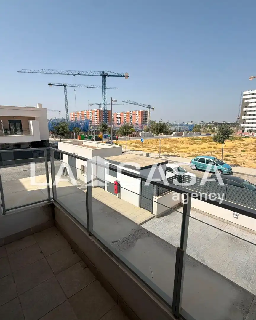 Casa a schiera con piscina in vendita a Entrenúcleos, imagen 40
