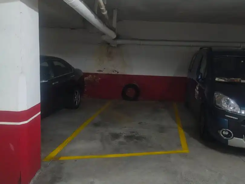 Parking of Garage for rent in Santiago de Compostela 
