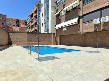 Pis amb piscina de lloguer a Calle del Pensamiento