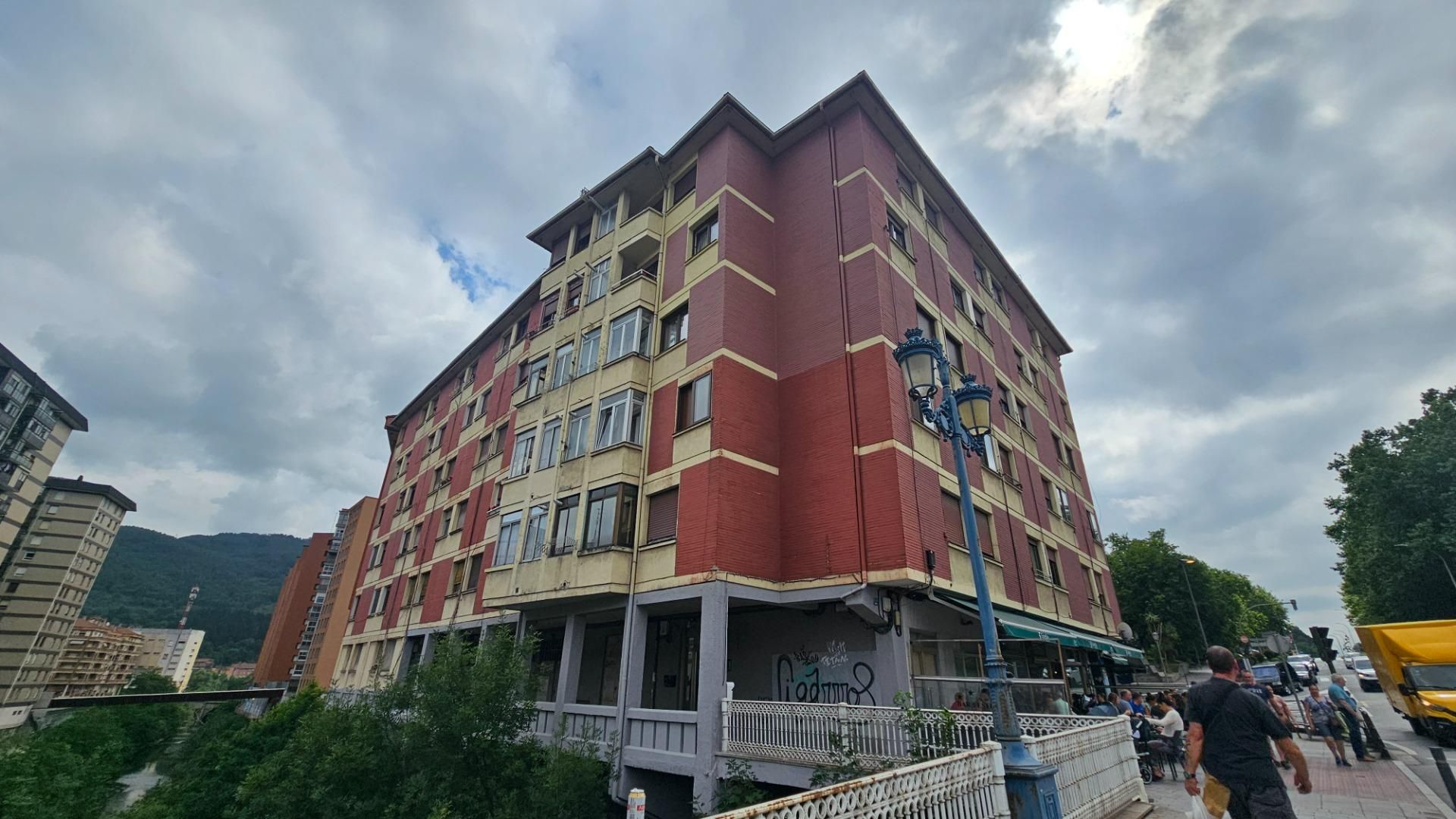 Piso en venta en Calle AGIRRE LEHENDAKARIA, Urbi, Basauri