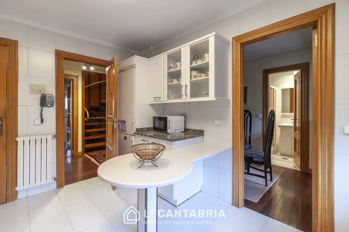 Cocina de Dúplex en venta en Santander con Calefacción y Terraza