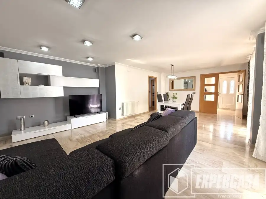Sala d'estar de Casa o xalet en venda en Riba-roja de Túria amb Aire condicionat, Calefacció i Terrassa