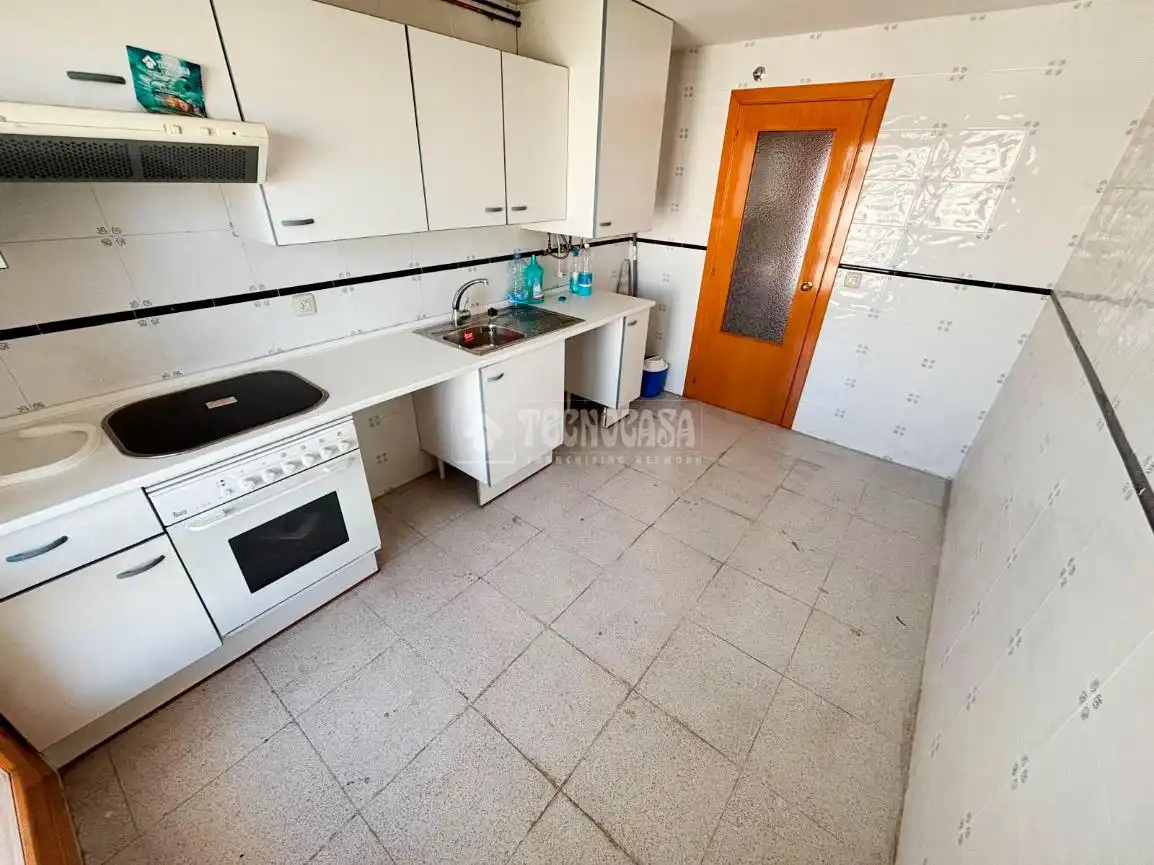 Küche von Wohnung zum Verkauf in Utebo mit Abstellraum, Balkon und Gemeinschaftspool