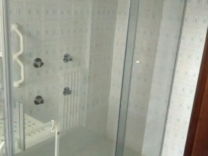 Bany de Pis per a compartir en Leioa amb Jardí privat, Piscina i Moblat