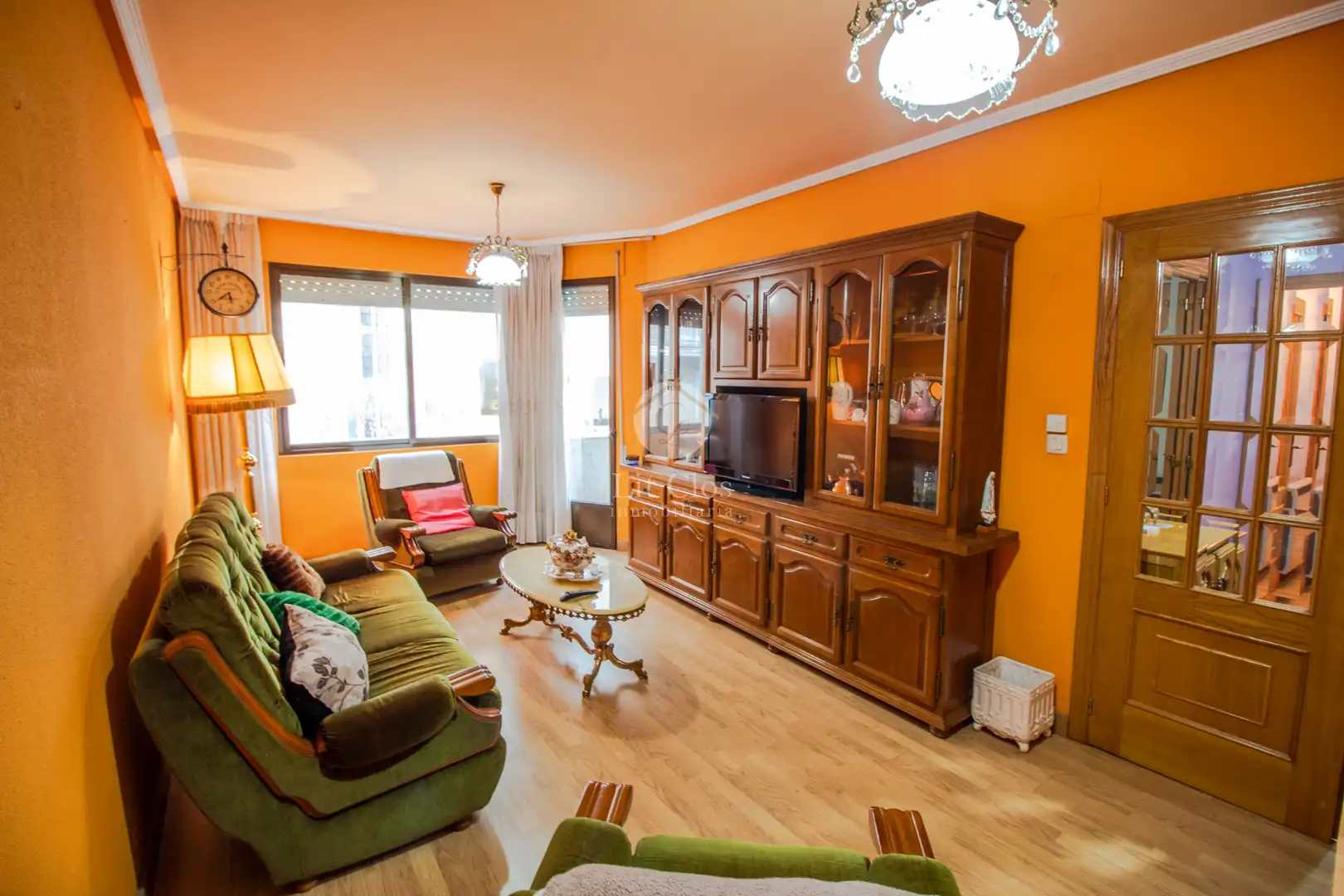 Living room of Flat for sale in O Barco de Valdeorras    with Heating, Terrace and Furnished