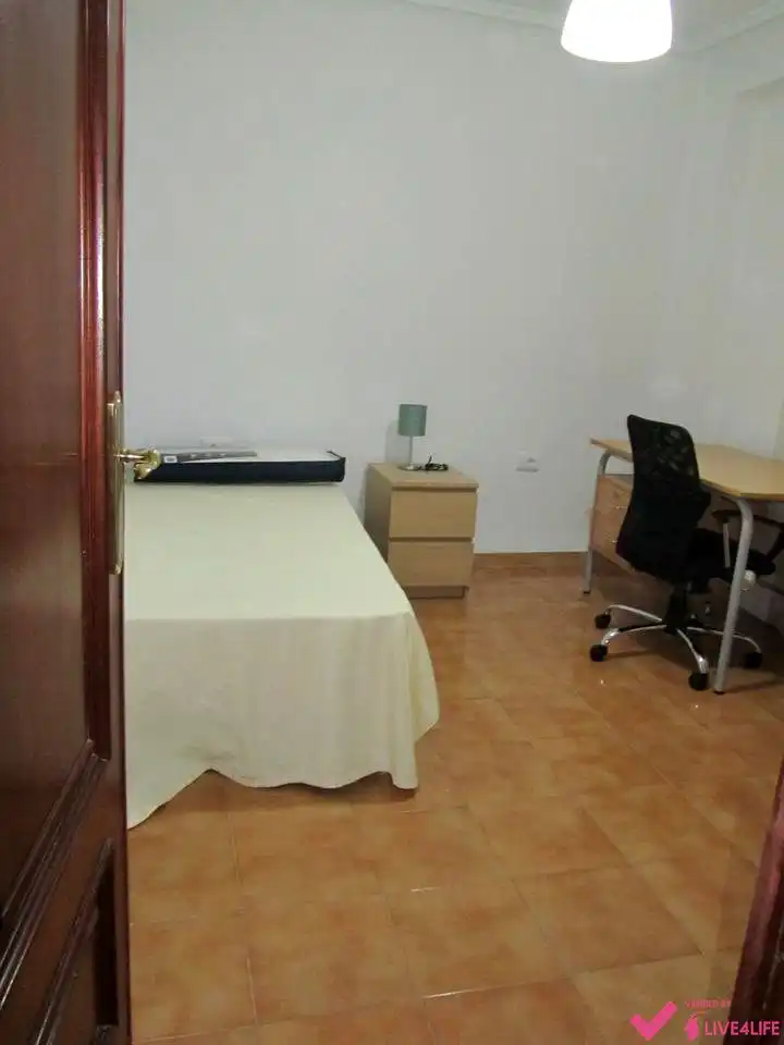 Bedroom of Flat for rent in Valencia  with Terrace and Furnished