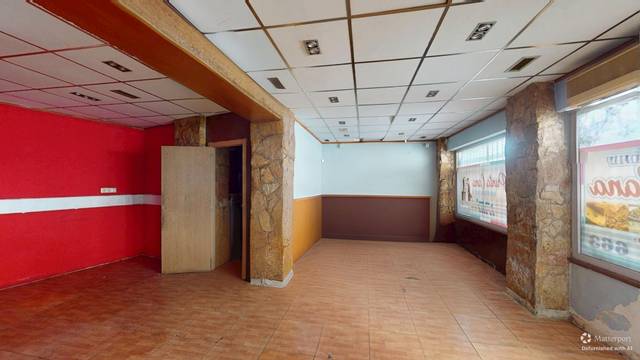 Local comercial en Venta en Carrer Francisco Giner de los Ríos en Carolinas Altas