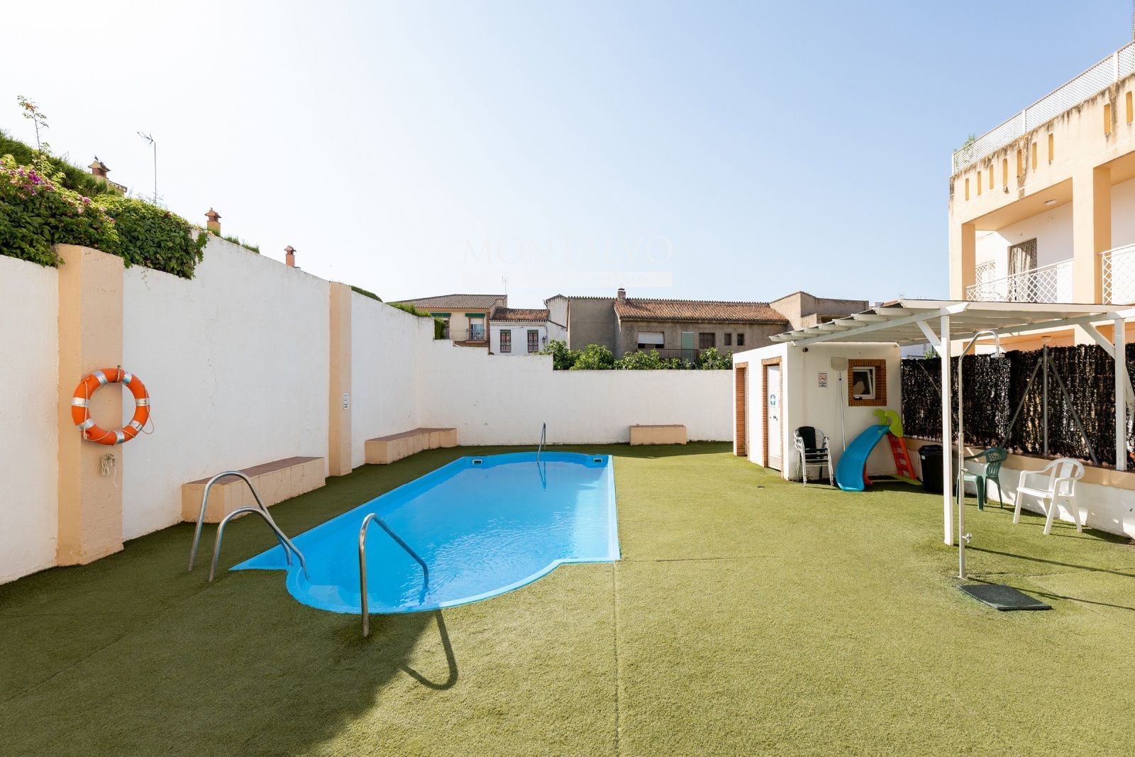 Piscina de Pis en venda en La Zubia amb Aire condicionat, Terrassa i Piscina
