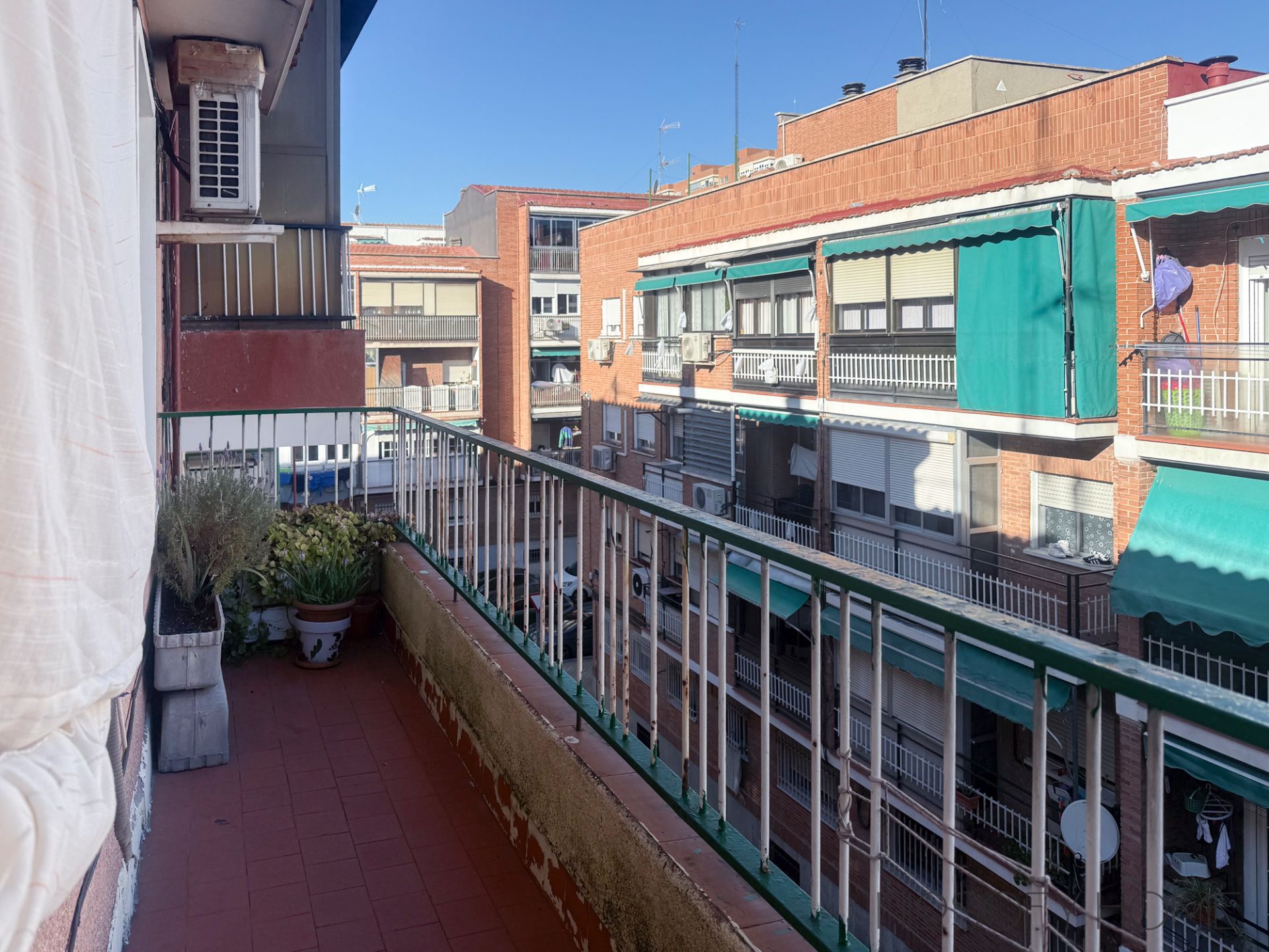 Piso en venta en Calle San Simplicio, San Fermín, Usera