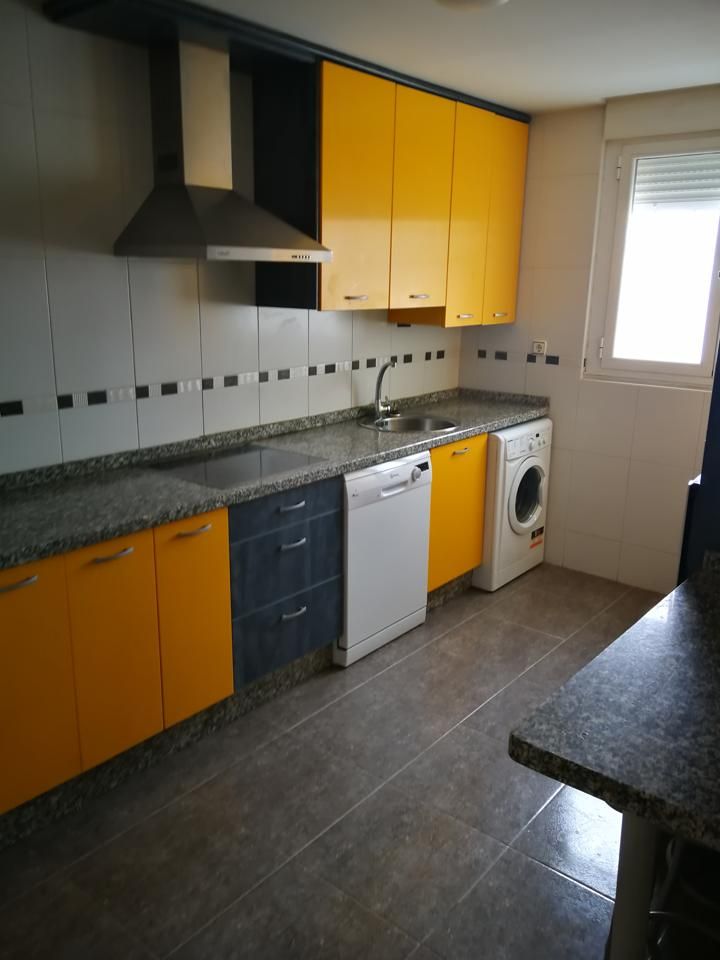 Cocina de Piso en venta en Villares de la Reina con Calefacción