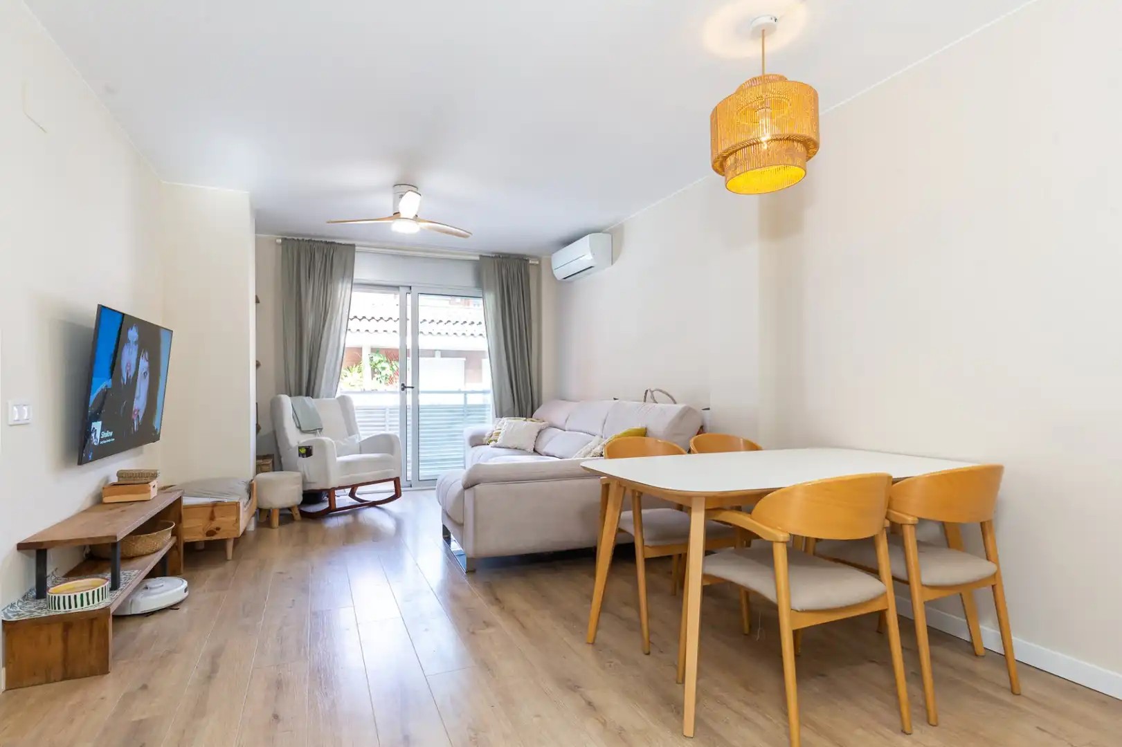 Sala de estar de Ático en venta en Rubí con Aire acondicionado, Calefacción y Terraza