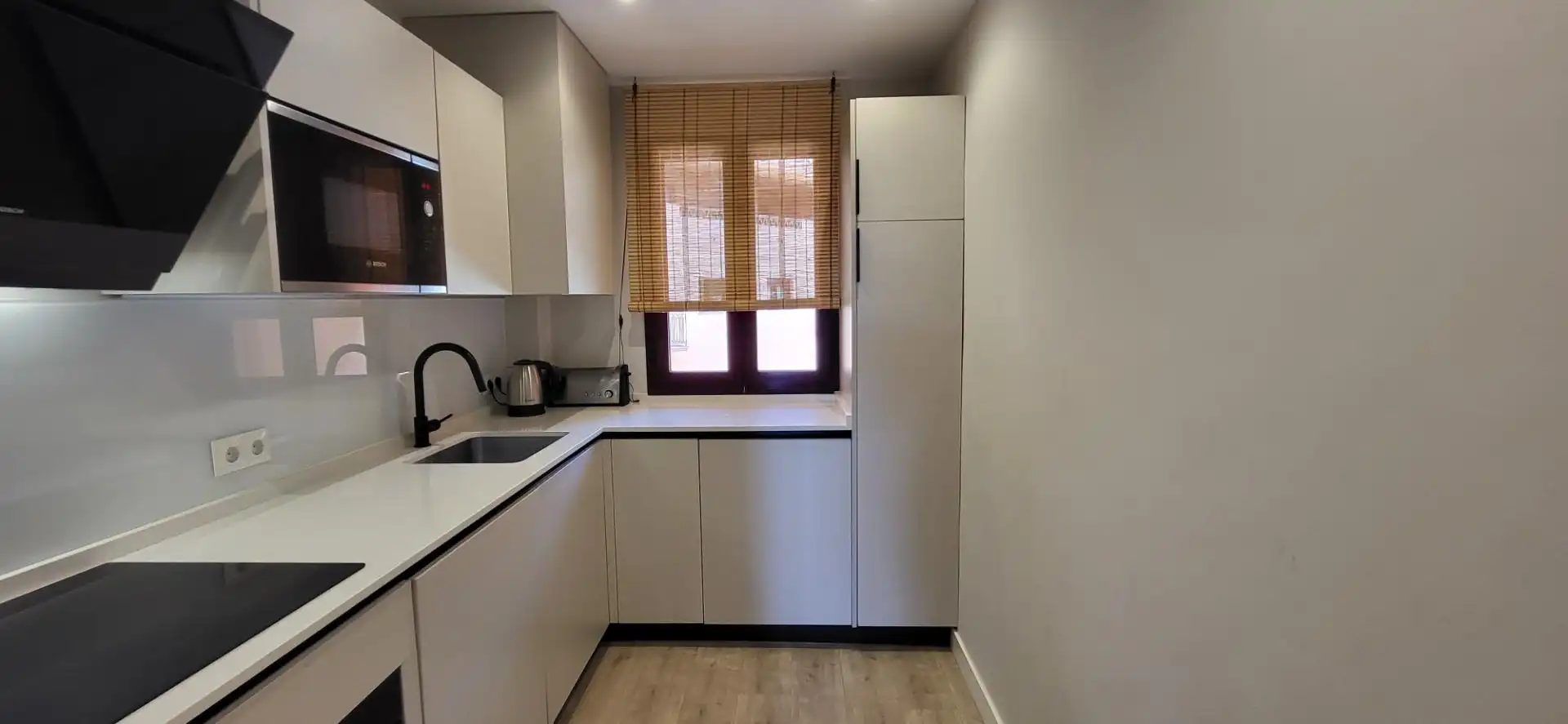 Cuina de Apartament en venda en Benahavís amb Aire condicionat, Calefacció i Jardí privat