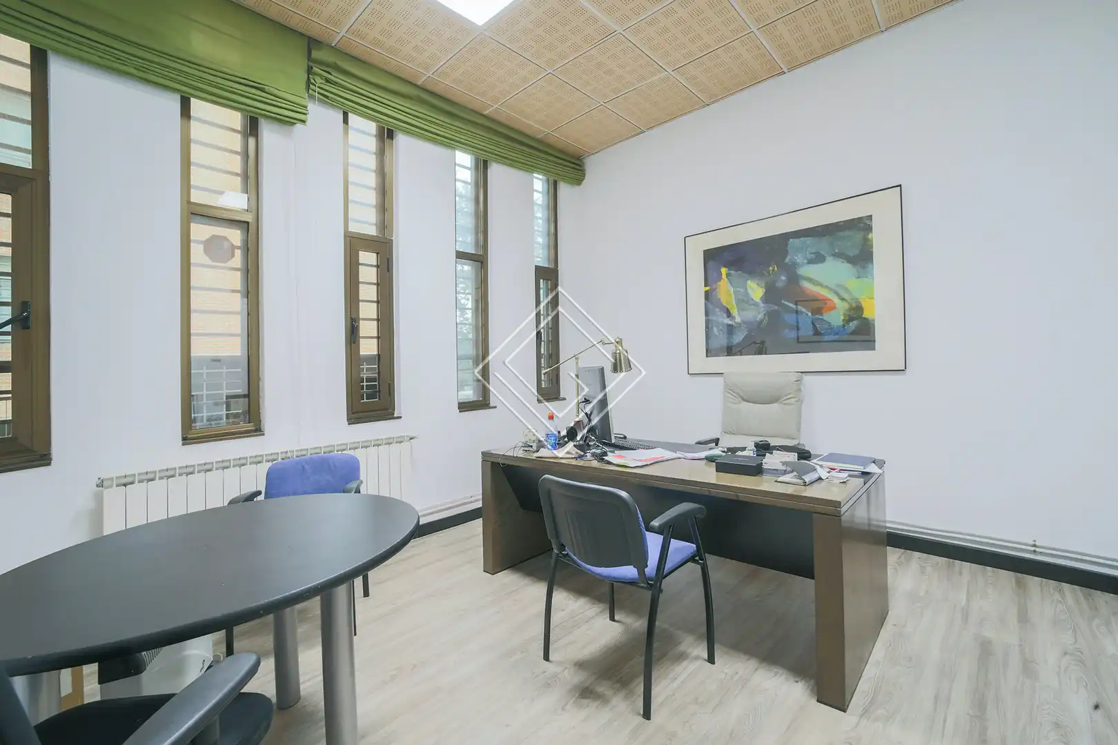 Büro zum Verkauf in Madrid mit Klimaanlage und Heizung