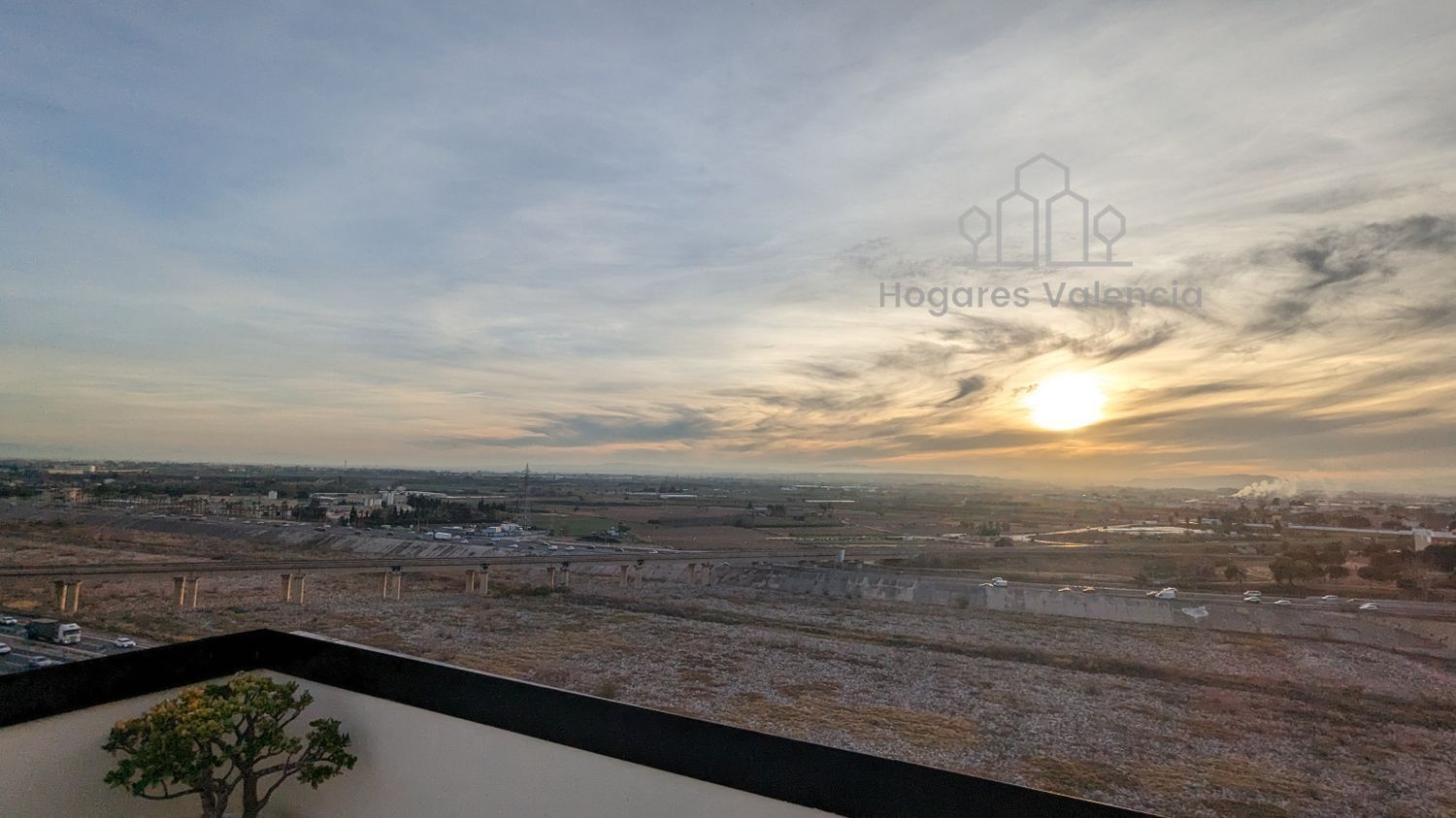 Exterior view of Flat to rent in Xirivella  with Air Conditioner and Terrace