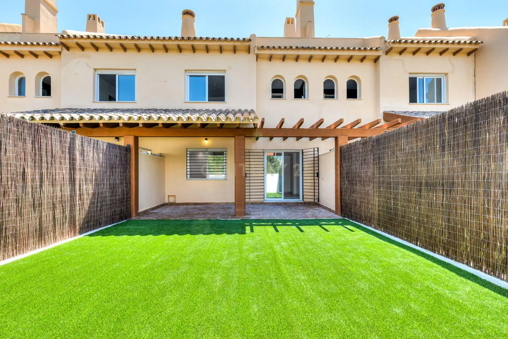 Casa a schiera con terrazza in vendita a CL ADARVES DE CALYPSO 9MIJAS (MÁLAGA)