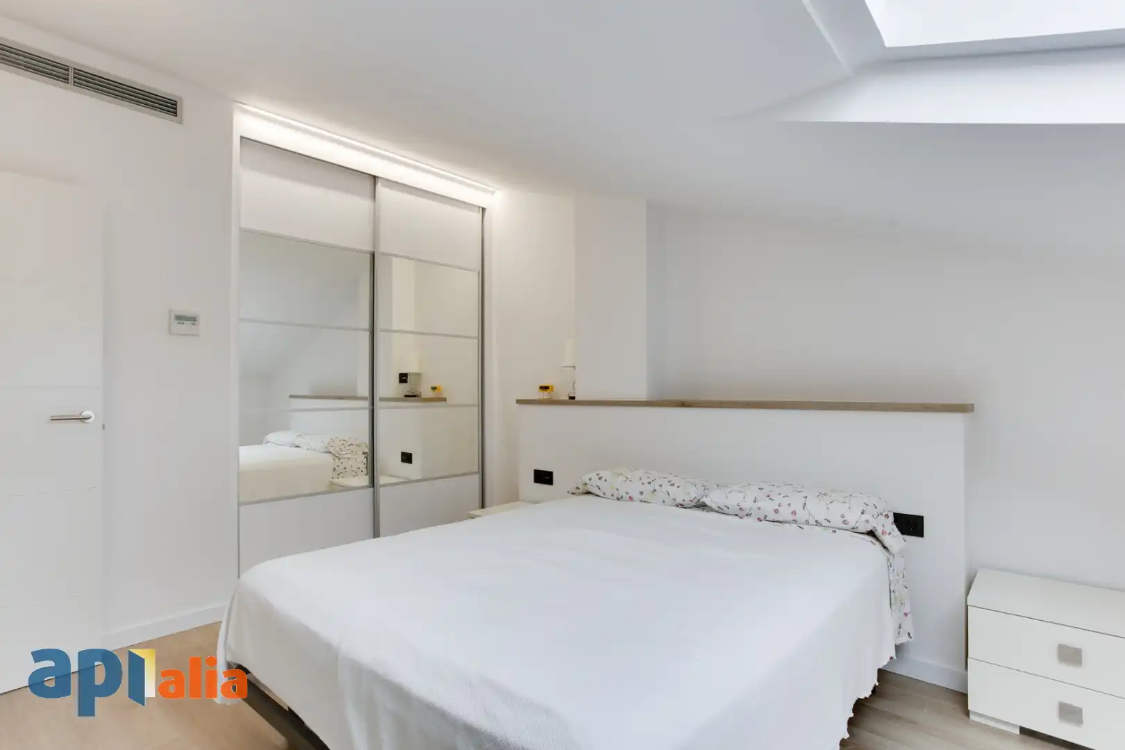 Bedroom of Duplexes for sale in Esplugues de Llobregat  with Air Conditioner, Heating and Storage room