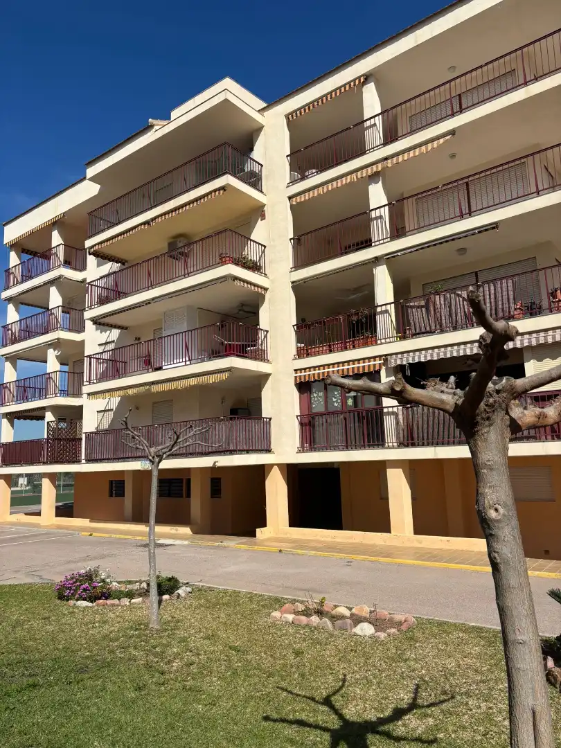 Vista exterior de Pis en venda en Sagunto / Sagunt amb Aire condicionat, Jardí privat i Terrassa