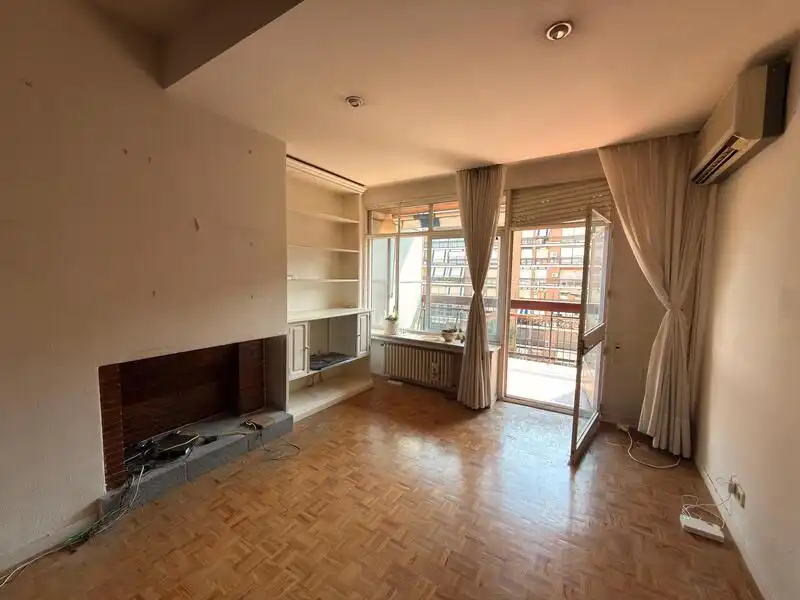 Sala d'estar de Pis en venda en Madrid amb Aire condicionat, Calefacció i Terrassa