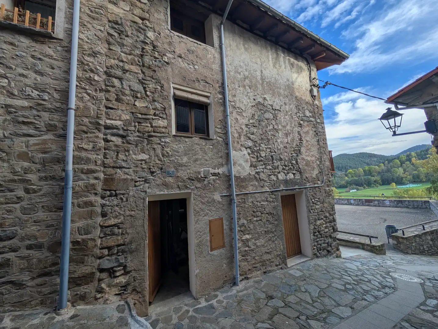 Vista exterior de Casa o xalet en venda en Gombrèn