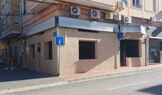 Local comercial en Alquiler en Calle Escuelas, 5 en Beniaján