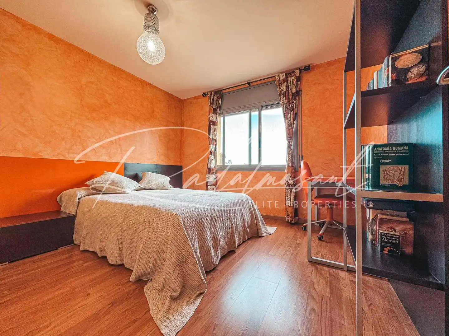 Schlafzimmer von Einfamilien-Reihenhaus zum Verkauf in Perafort mit Klimaanlage, Privatgarten und Parkett