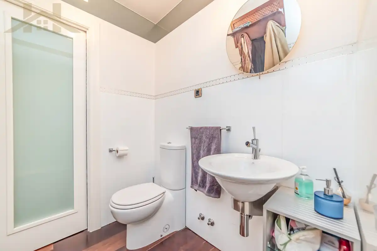 Bathroom of Detached homes for sale in Tres Cantos  with Air Conditioner, Heating and Private garden
