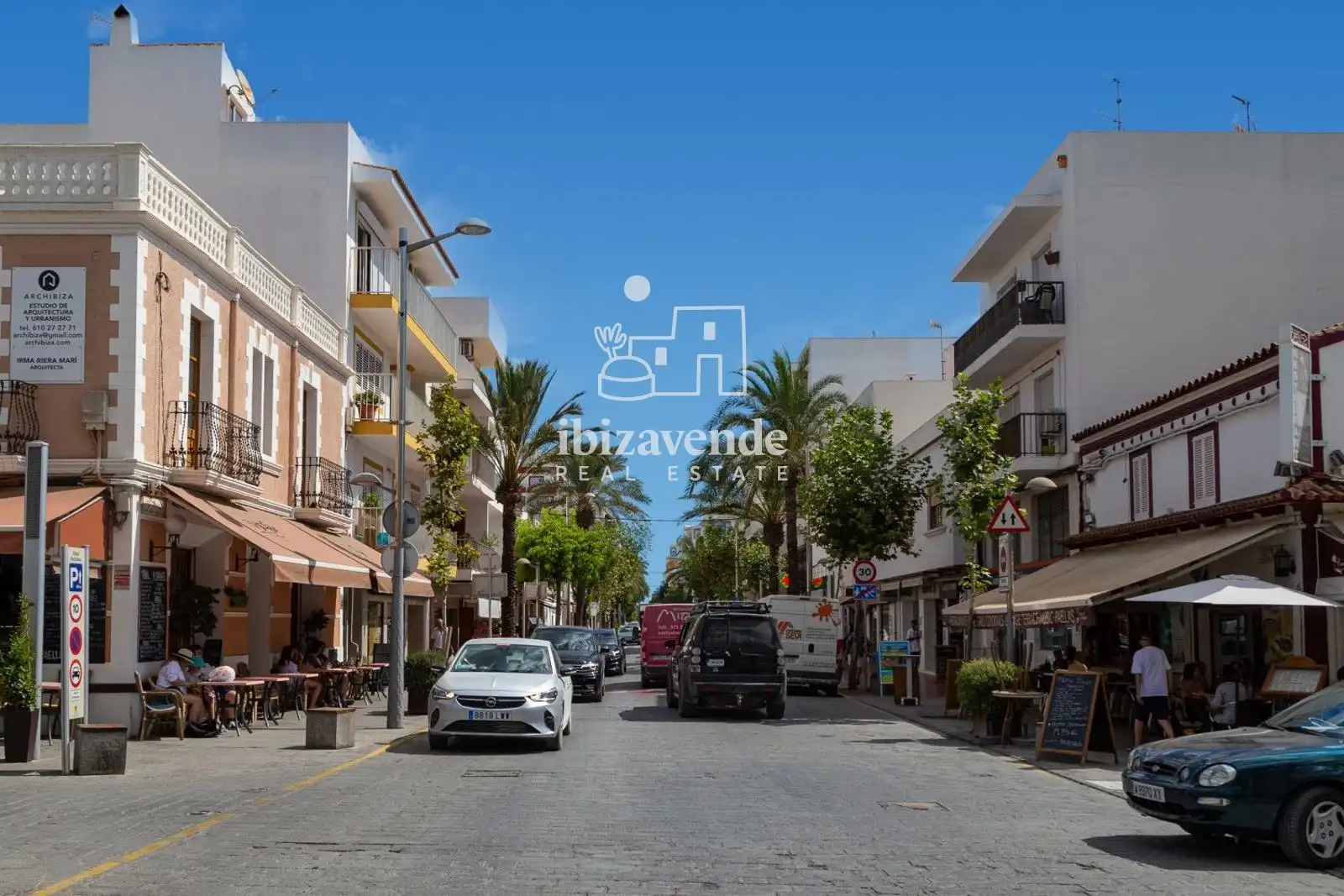Außenansicht von Wohnung zur Miete in Santa Eulària des Riu mit Klimaanlage, Terrasse und Möbliert