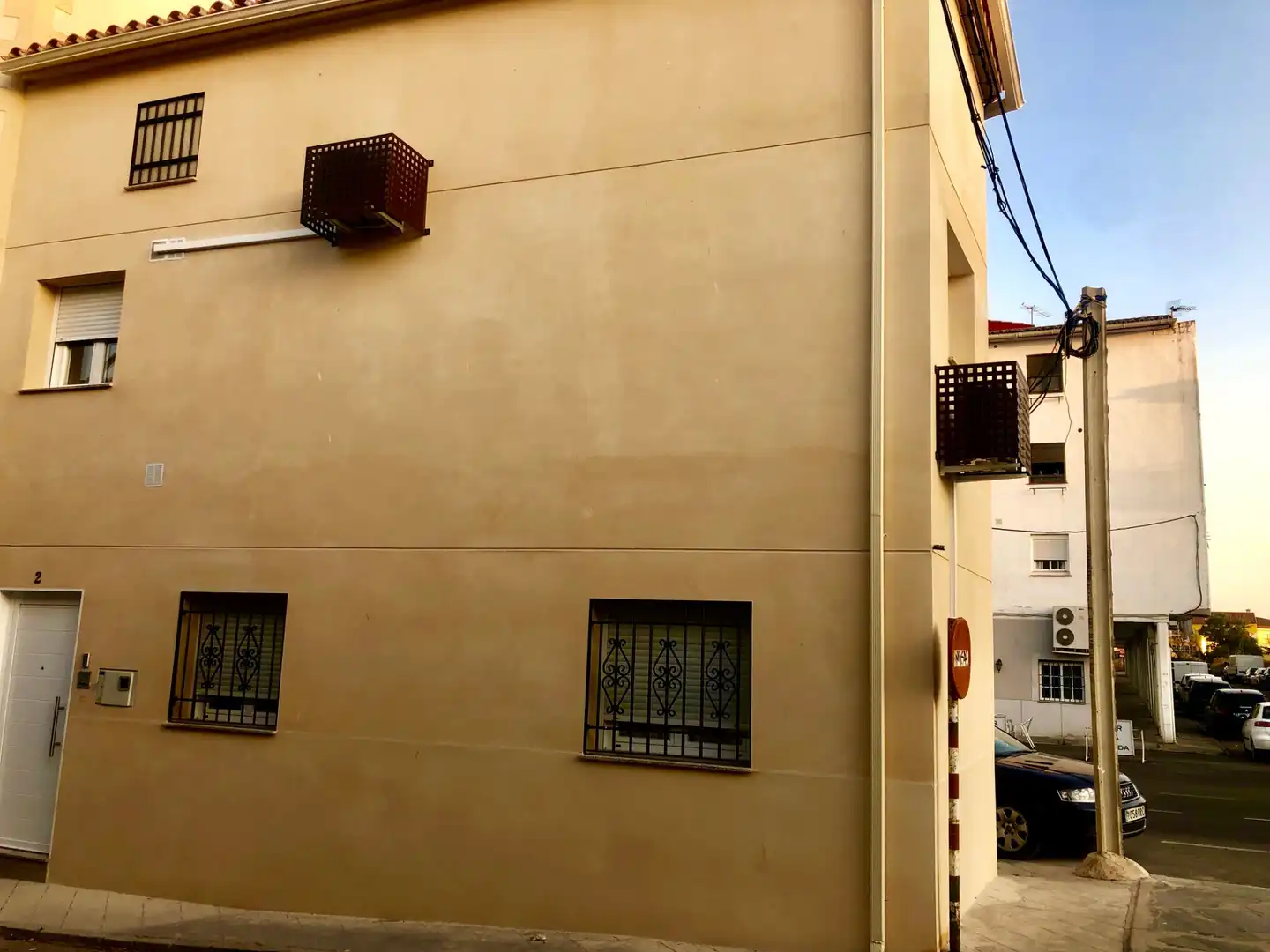 Außenansicht von Wohnung zur Miete in Trujillo mit Klimaanlage, Heizung und Abstellraum