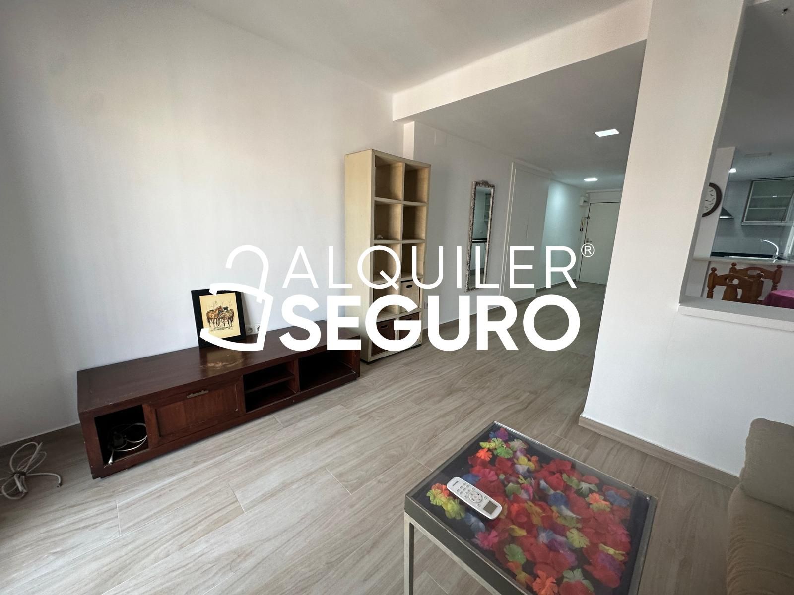 Habitación de Piso de alquiler en  Valencia Capital con Aire acondicionado, Terraza y Amueblado