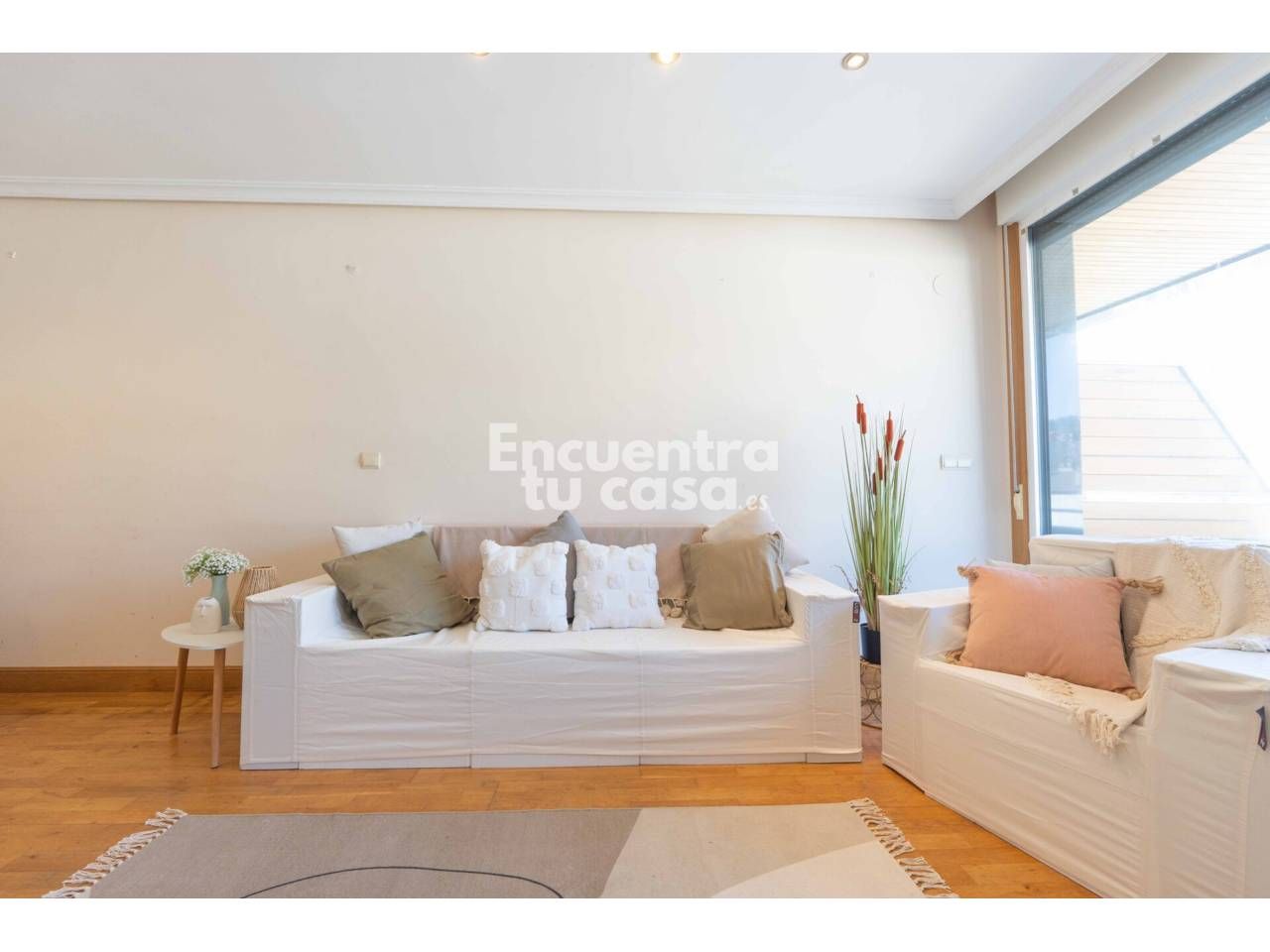 Sala d'estar de Pis en venda en Donostia - San Sebastián  amb Calefacció, Terrassa i Traster